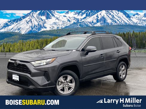 Used 2022 Toyota RAV4 XLE image 1