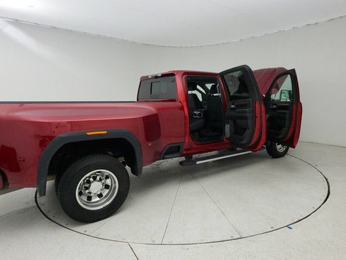 Used 2024 GMC Sierra 3500 Denali w/ Technology Package AWD/4WD image 24