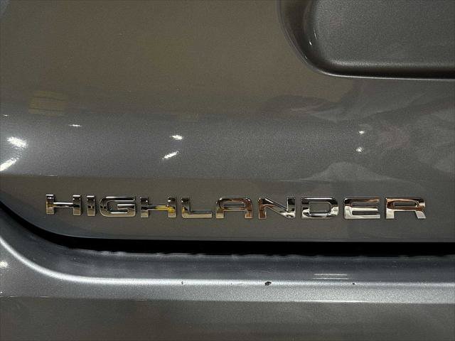 Certified 2022 Toyota Highlander XLE AWD/4WD image 27
