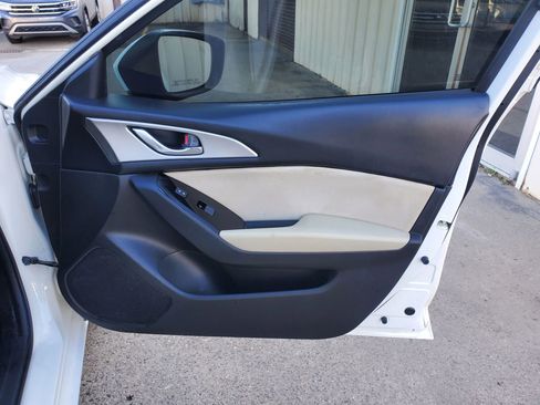 Used 2017 MAZDA MAZDA3 Sport w/ Preferred Equipment Package image 17