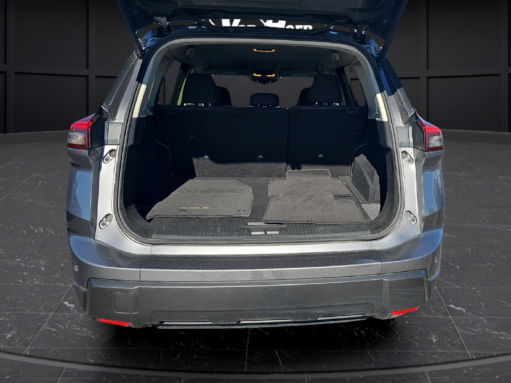 Used 2025 Nissan Rogue SV AWD/4WD image 24