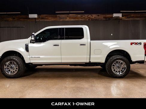 Used 2022 Ford F250 Platinum w/ FX4 Off-Road Package image 5