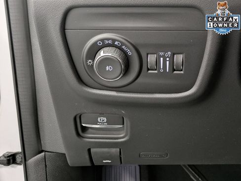 Used 2024 Jeep Grand Cherokee Summit AWD/4WD image 21