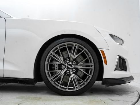 Used 2018 Chevrolet Camaro ZL1 RWD image 14