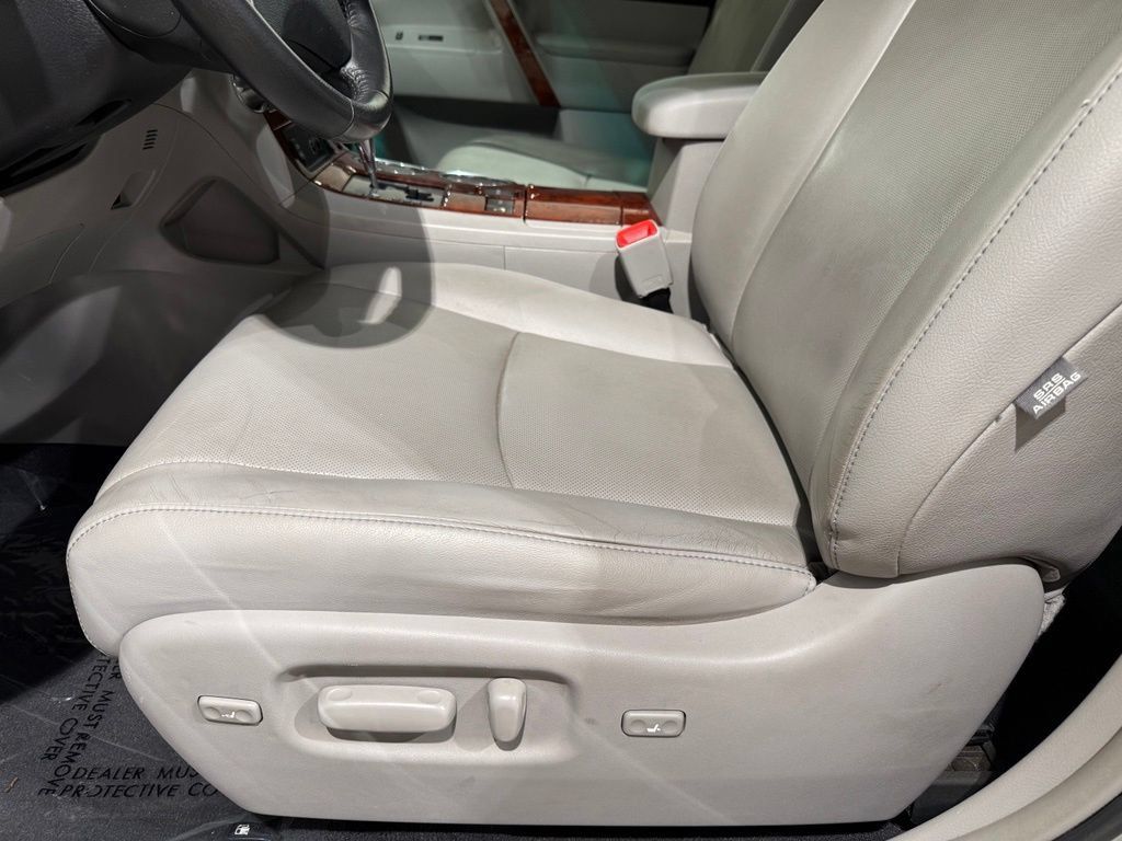Used 2013 Toyota Highlander Limited AWD/4WD image 14