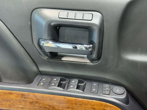 Used 2017 Chevrolet Silverado 1500 High Country image 11
