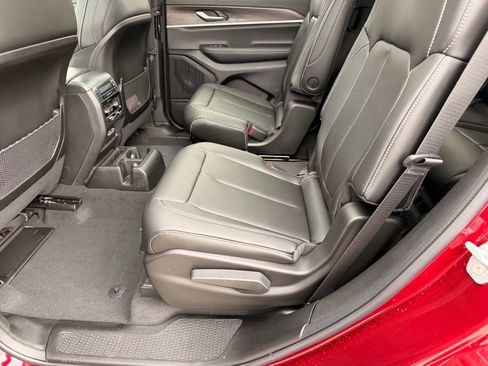 New 2025 Jeep Grand Cherokee L Limited image 17