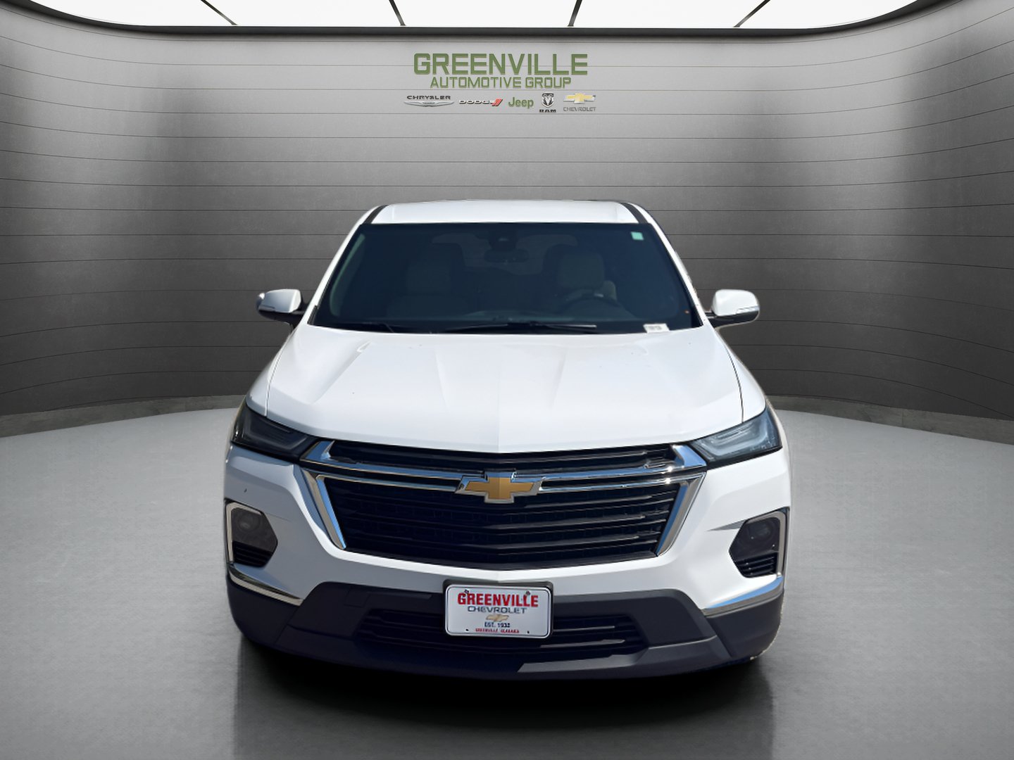 Used 2022 Chevrolet Traverse LS FWD image 2