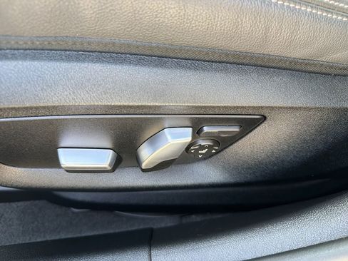 Used 2022 BMW 530i xDrive w/ Premium Package AWD/4WD image 17