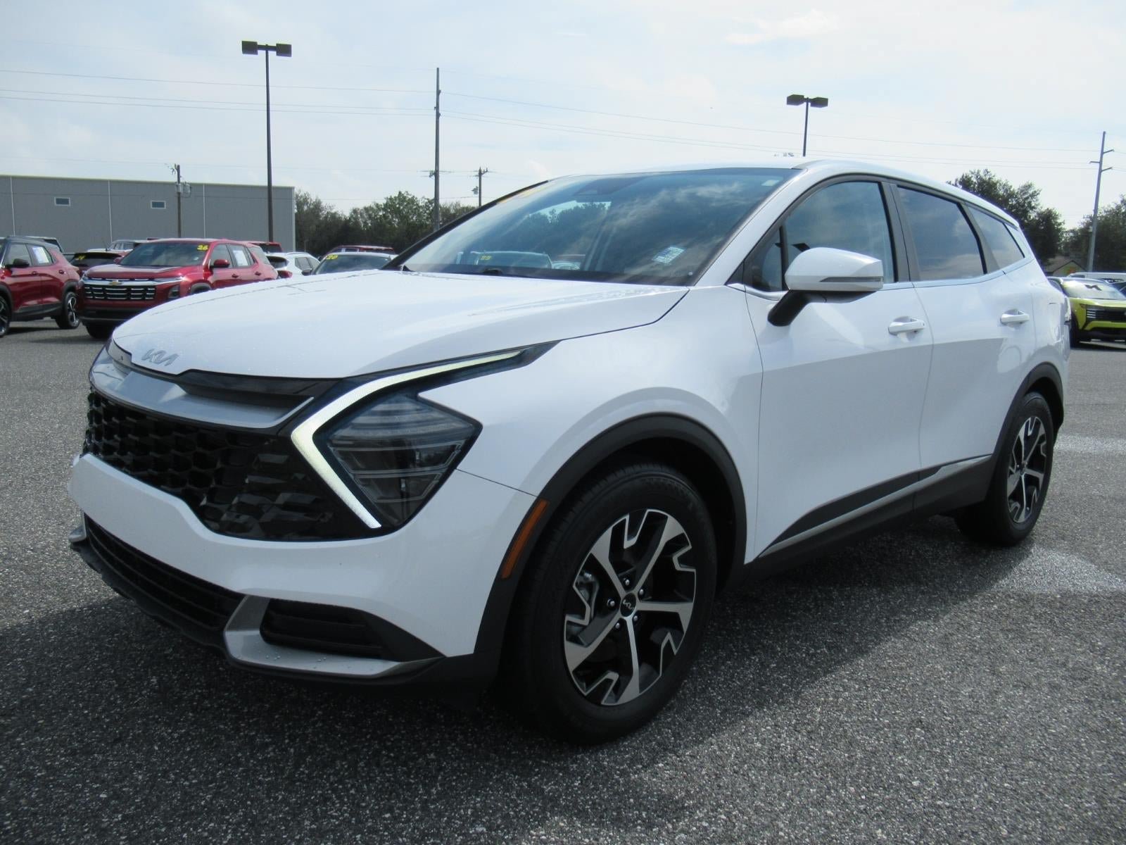 Used 2024 Kia Sportage EX FWD image 3