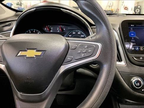 Used 2021 Chevrolet Malibu LT FWD image 19