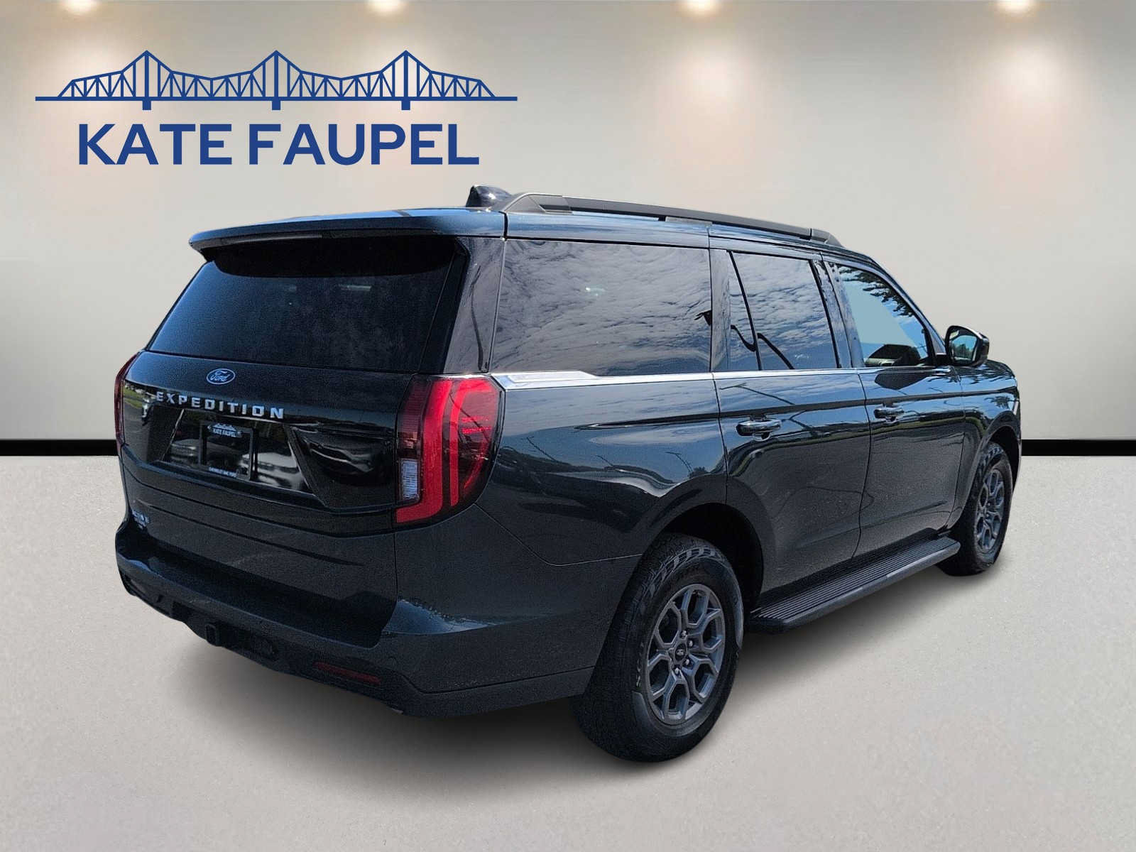 Certified 2025 Ford Expedition Active AWD/4WD image 7