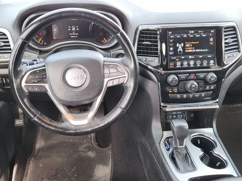 Used 2020 Jeep Grand Cherokee Altitude RWD image 25