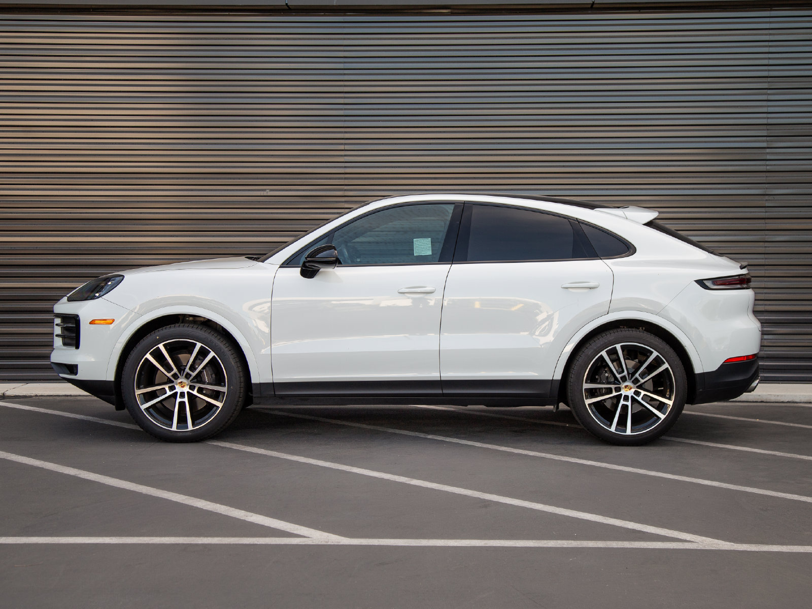 Certified 2024 Porsche Cayenne Coupe AWD/4WD image 2