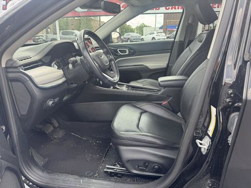Used 2022 Jeep Compass Limited AWD/4WD image 11