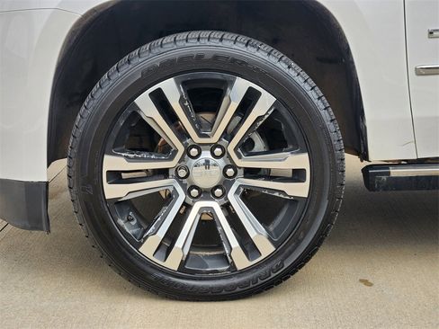 Used 2017 GMC Yukon XL Denali w/ Open Road Package image 10