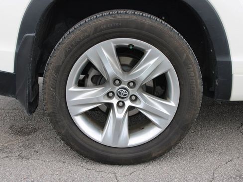 Used 2019 Toyota Highlander Limited image 37