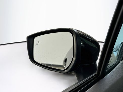 Used 2025 Nissan Versa SV FWD image 16