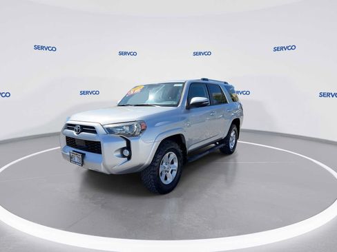 Used 2020 Toyota 4Runner SR5 Premium w/ Moonroof Package AWD/4WD image 4
