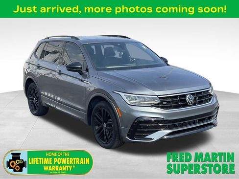 Used 2022 Volkswagen Tiguan SE R-Line image 1