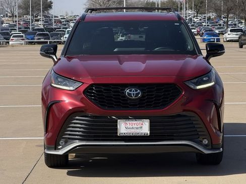 Used 2024 Toyota Highlander XSE image 8