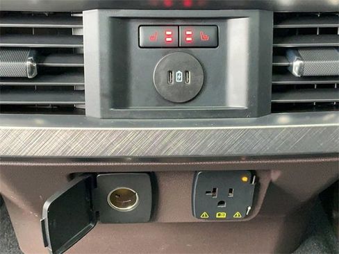 Used 2024 Ford F250 King Ranch w/ FX4 Off-Road Package image 18