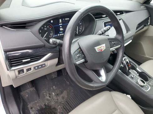 Used 2023 Cadillac XT4 Premium Luxury w/ LPO, Onyx Lite Package image 10