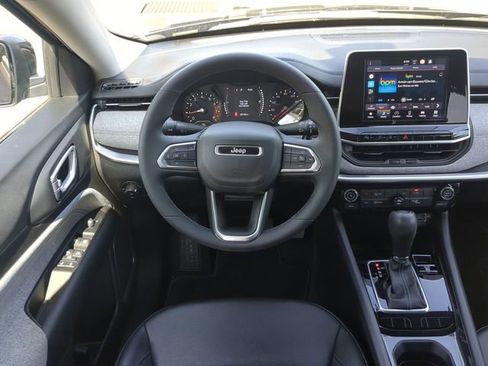 Used 2022 Jeep Compass Latitude FWD image 18