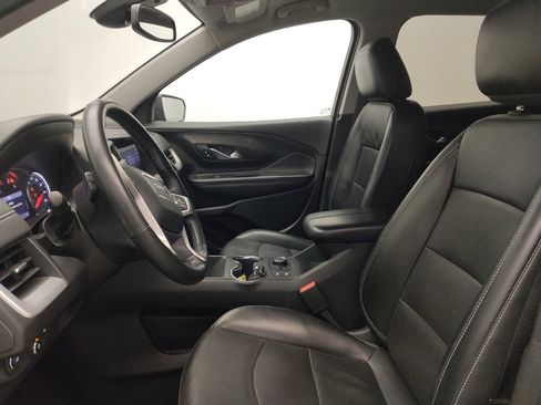 Used 2023 GMC Terrain SLT image 17