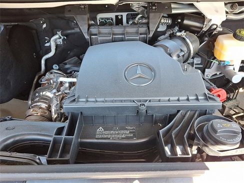 Used 2025 Mercedes-Benz Sprinter 2500 image 28