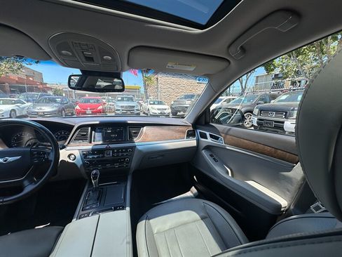 Used 2015 Hyundai Genesis 5.0 RWD image 14