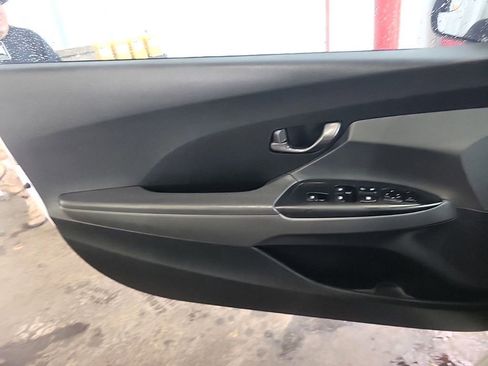 Used 2020 Hyundai Veloster 2.0 FWD image 5