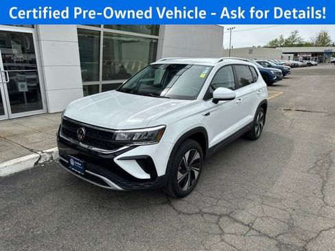 Certified 2024 Volkswagen Taos SE AWD/4WD image 5
