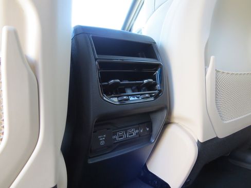 New 2025 Jeep Grand Cherokee Limited w/ Trailer Tow Package image 16