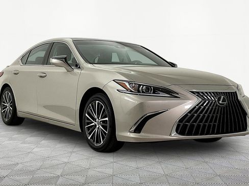 Used 2023 Lexus ES 350 w/ Premium Package FWD image 3
