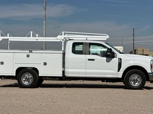 Used 2025 Ford F250 XL w/ XL Chrome Package image 3