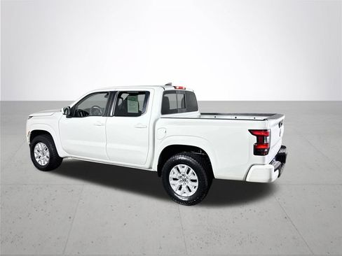 Used 2022 Nissan Frontier SV AWD/4WD image 8