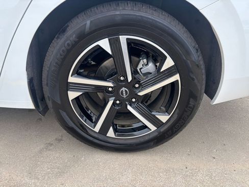 Used 2025 Nissan Sentra SV FWD image 28