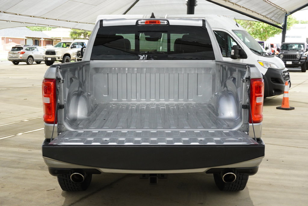 Used 2025 RAM 1500 Laramie w/ Sport Appearance Package AWD/4WD image 32