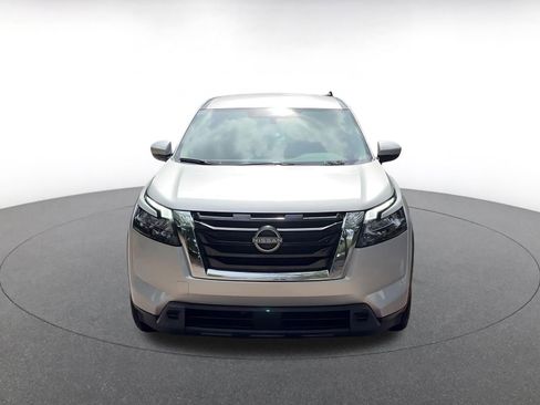 Used 2025 Nissan Pathfinder SV AWD/4WD image 4