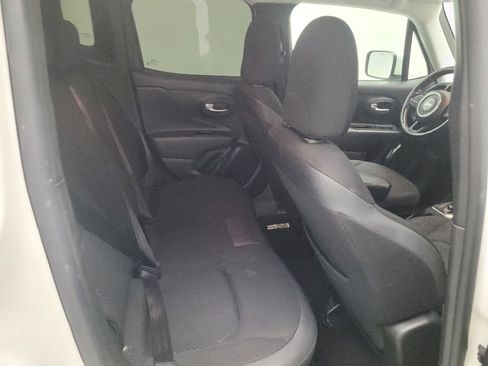 Used 2020 Jeep Renegade Altitude FWD image 19
