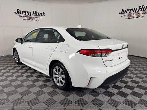 Used 2025 Toyota Corolla LE FWD image 8