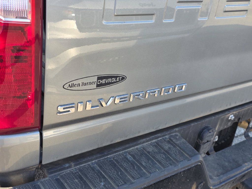 Used 2025 Chevrolet Silverado 2500 Custom w/ Custom Value Package AWD/4WD image 5