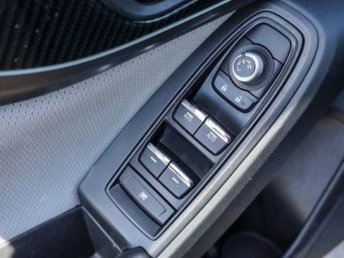 Used 2018 Subaru Crosstrek 2.0i Limited image 8