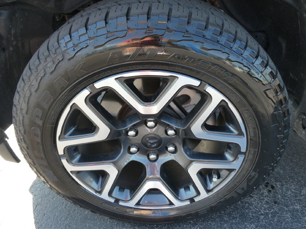Used 2025 RAM 1500 Laramie w/ Sport Appearance Package AWD/4WD image 10