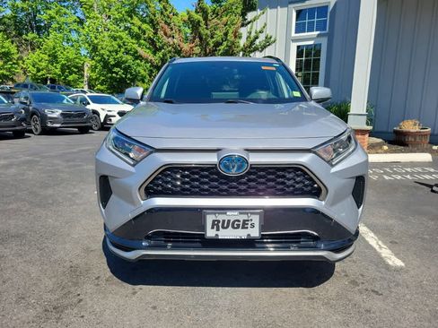 Used 2021 Toyota RAV4 SE w/ Weather & Moonroof Package AWD/4WD image 9