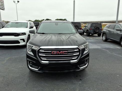 Used 2024 GMC Terrain SLT image 2