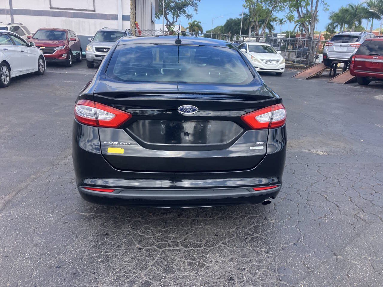 Used 2016 Ford Fusion SE w/ Equipment Group 201A FWD image 14