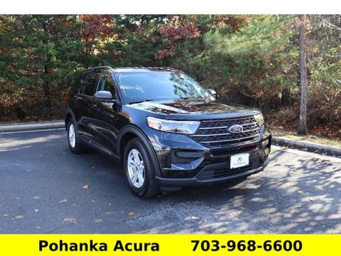 Used 2024 Ford Explorer XLT image 1