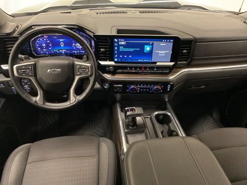 Used 2024 Chevrolet Silverado 1500 LT Trail Boss w/ Dark Appearance Package image 23